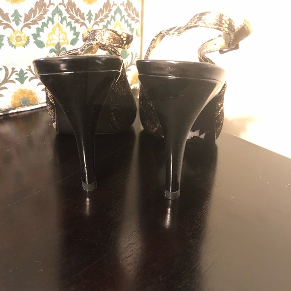 8.5 black and gold peep-toe heels - Picture 3 of 8